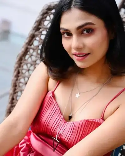 Call Girls Service in Parola